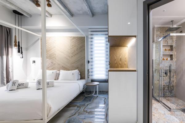 Experience the dream and luxury with the backdrop of the glorious light of the Greek sun and let your mind and soul travel to the magical blue of the Aegean.

 

 