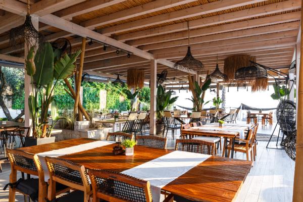 Canela restaurant by the sea