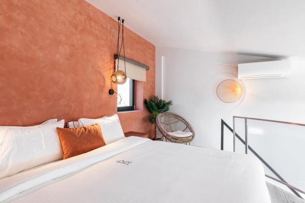 Duplex suite / upstairs bed