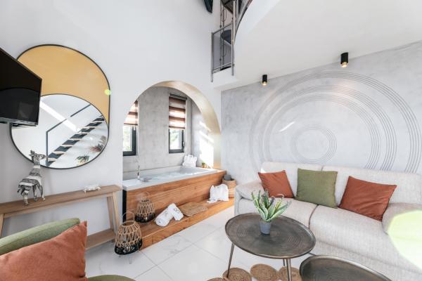 Duplex suite with indoor jacuzzi for relax