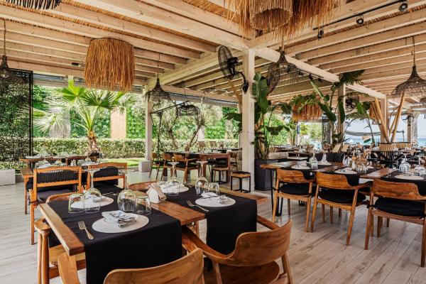 Εστιατόριο Blue Carpet Suites