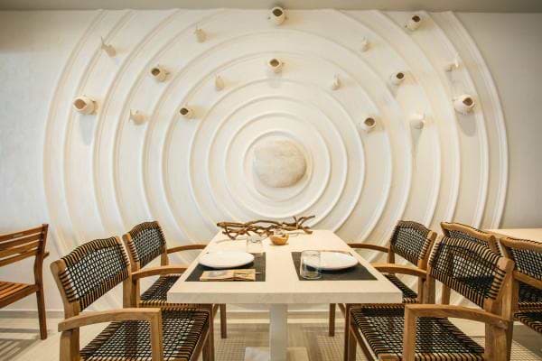 Η θέα από το εστιατόριο και το μπαρ.