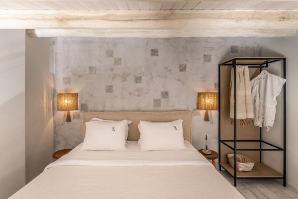 They are designed to offer a unique stay experience, with their layout guaranteeing a comfortable and functional hospitality of a four-member family or two couples.