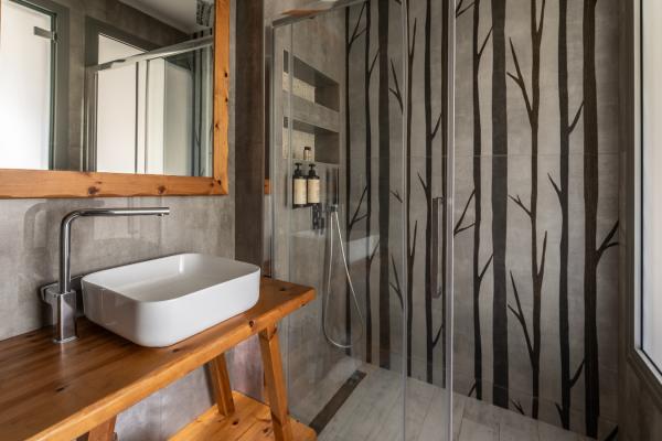 The suites feature a king-size bed for two, as well as a comfortable anatomic bed-couch for a child or an adult. 