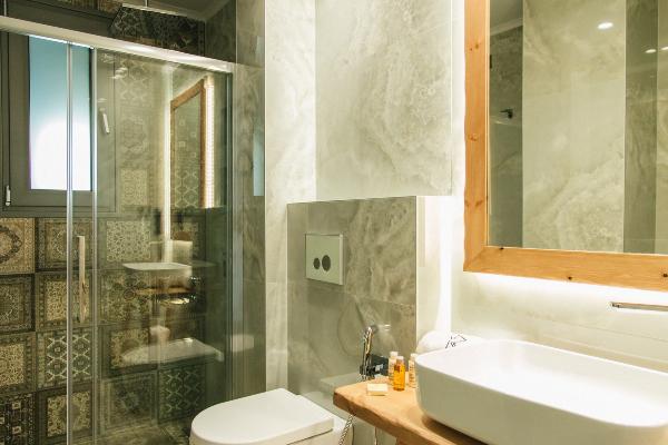 Bathroom in triple suite