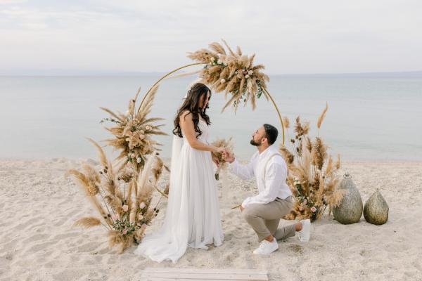 Dreaming wedding by the sea